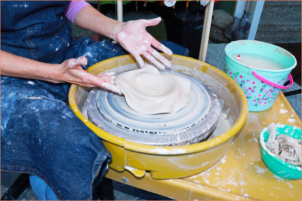 an image of collapsed clay on the pottery wheel
