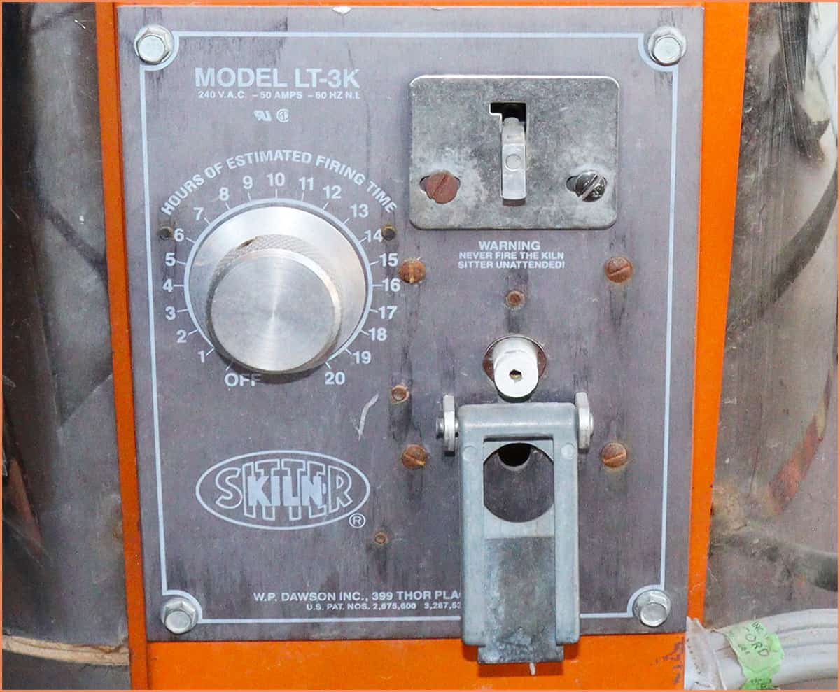 A picture of a kiln sitter