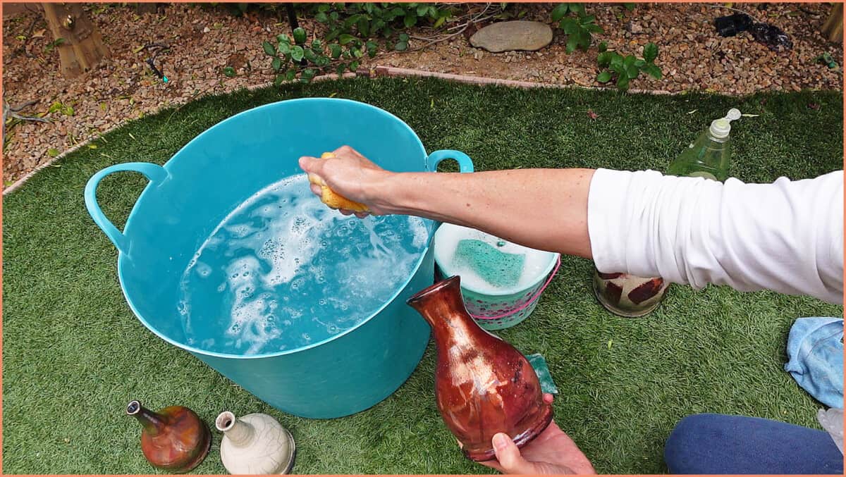 washing raku pottery